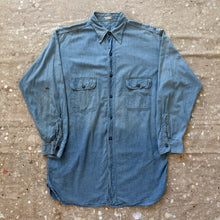 Load image into Gallery viewer, 1940's US Navy Early World War II Chambray Shirt With Flap Pockets
