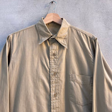 Load image into Gallery viewer, 50’s Military Khaki Poplin Button Down Long Sleeve Shirt
