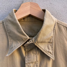 Load image into Gallery viewer, 50’s Military Khaki Poplin Button Down Long Sleeve Shirt
