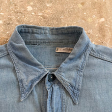 Load image into Gallery viewer, 1940's US Navy Early War Chambray Shirt With Flap Pockets
