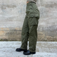 Load image into Gallery viewer, 78’ US Military Women’s Utility Cargo OG-107 Pants (NOS)
