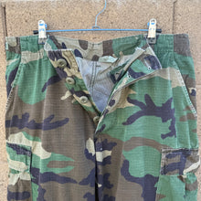 Load image into Gallery viewer, 80's US Military Woodland Ripstop Cargo Pants
