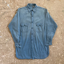 Load image into Gallery viewer, 1940's US Navy Early War Chambray Shirt With Flap Pockets
