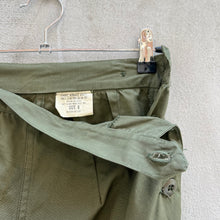 Load image into Gallery viewer, 78’ US Military Women’s Utility Cargo OG-107 Pants (NOS)
