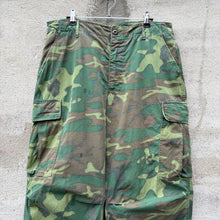 Load image into Gallery viewer, 60&#39;s US Military ERDL Camo Rip Stop Cargo Pants
