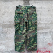 Load image into Gallery viewer, 60&#39;s US Military ERDL Camo Rip Stop Cargo Pants
