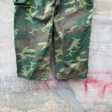 Load image into Gallery viewer, 60&#39;s US Military ERDL Camo Rip Stop Cargo Pants
