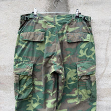 Load image into Gallery viewer, 60&#39;s US Military ERDL Camo Rip Stop Cargo Pants
