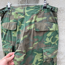 Load image into Gallery viewer, 60&#39;s US Military ERDL Camo Rip Stop Cargo Pants
