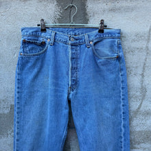 Load image into Gallery viewer, 90&#39;s Levi&#39;s 501 Denim Jeans
