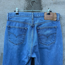 Load image into Gallery viewer, 90&#39;s Levi&#39;s 501 Denim Jeans
