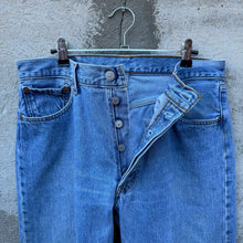 Load image into Gallery viewer, 90&#39;s Levi&#39;s 501 Denim Jeans
