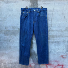 Load image into Gallery viewer, 90&#39;s Levi&#39;s 501 Denim Jeans
