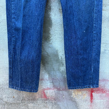 Load image into Gallery viewer, 90&#39;s Levi&#39;s 501 Denim Jeans
