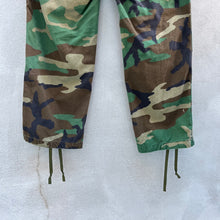 Load image into Gallery viewer, 80s Military Woodland Camouflage Cargo Pants
