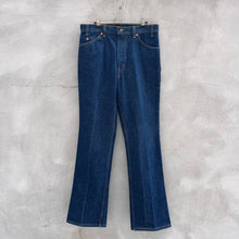 Load image into Gallery viewer, 90s Levi&#39;s 517 Dark Wash Jeans
