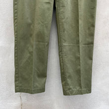 Load image into Gallery viewer, 90s US Military Green Utility Chino Pants
