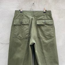 Load image into Gallery viewer, 90s US Military Green Utility Chino Pants
