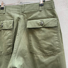 Load image into Gallery viewer, 90s US Military Green Utility Chino Pants
