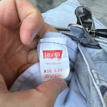 Load image into Gallery viewer, 90&#39;s Levi&#39;s 501 Faded Slate Grey Denim Jeans
