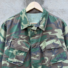 Load image into Gallery viewer, 70&#39; US Military ERDL Camo Slant Pocket Jungle Jacket
