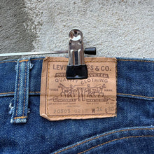 Load image into Gallery viewer, 80&#39;s Vintage Levi&#39;s 505 Denim Jeans
