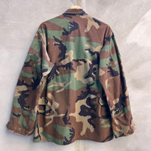 Load image into Gallery viewer, 80&#39;s USAF Military Woodland Camouflage Combat Jacket
