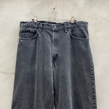 Load image into Gallery viewer, 90’s Black Levi&#39;s 550 Denim Jeans
