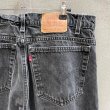 Load image into Gallery viewer, 90’s Black Levi&#39;s 550 Denim Jeans
