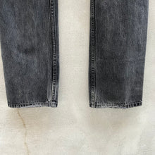 Load image into Gallery viewer, Vintage Black Levi&#39;s 505 Denim Jeans
