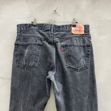 Load image into Gallery viewer, Vintage Black Levi&#39;s 505 Denim Jeans
