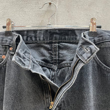 Load image into Gallery viewer, Vintage Black Levi&#39;s 505 Denim Jeans
