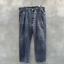 Load image into Gallery viewer, Vintage Levi&#39;s 501 Black Denim Jeans
