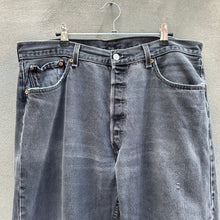 Load image into Gallery viewer, Vintage Levi&#39;s 501 Black Denim Jeans
