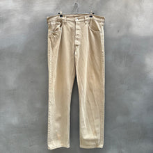 Load image into Gallery viewer, Vintage Levi&#39;s 501 Tan Denim Jeans
