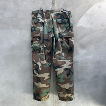 Load image into Gallery viewer, 80&#39;s US Military Woodland Camo Cargo Pants
