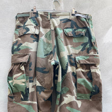 Load image into Gallery viewer, 80&#39;s US Military Woodland Camo Cargo Pants
