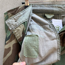 Load image into Gallery viewer, 80&#39;s US Military Woodland Camo Cargo Pants
