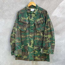 Load image into Gallery viewer, 60&#39;s USMC ERDL Camo Slant Pocket Jungle Jacket
