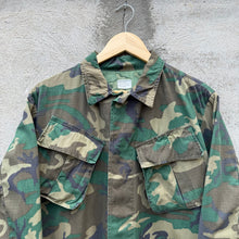 Load image into Gallery viewer, 1970 US Military ERDL Camo Slant Pocket Jungle Jacket
