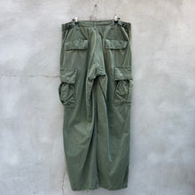 Load image into Gallery viewer, 60s US Military Cargo Rip-Stop Jungle Pants
