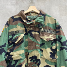 Load image into Gallery viewer, 90&#39;s Military Woodland Camouflage US Army Field Jacket
