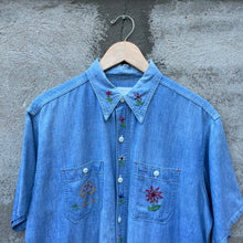 Load image into Gallery viewer, 60&#39;s Vintage Chambray Chainstitch Beach Button Down Short Sleeve Shirt
