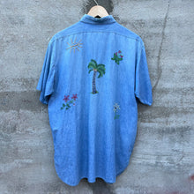 Load image into Gallery viewer, 60&#39;s Vintage Chambray Chainstitch Beach Button Down Short Sleeve Shirt
