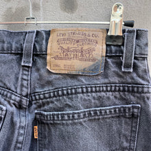 Load image into Gallery viewer, 90’s Levi&#39;s 950 Black Denim Jeans
