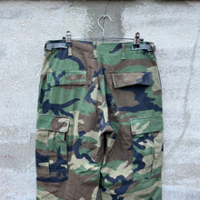 Load image into Gallery viewer, 82&#39; US Military Woodland Camo Cargo Pants
