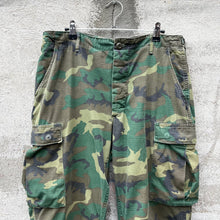 Load image into Gallery viewer, 79&#39; US Military Camo Cargo Pants
