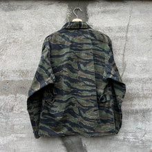 Load image into Gallery viewer, 80&#39;s US Military Tiger Stripe Camo Field Jacket
