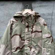 Load image into Gallery viewer, 90&#39;s US Military Desert Camo Parka Jacket
