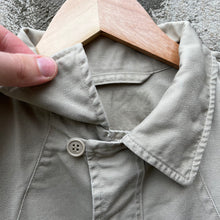 Load image into Gallery viewer, 50&#39;s USAF Tan Tropical Jacket
